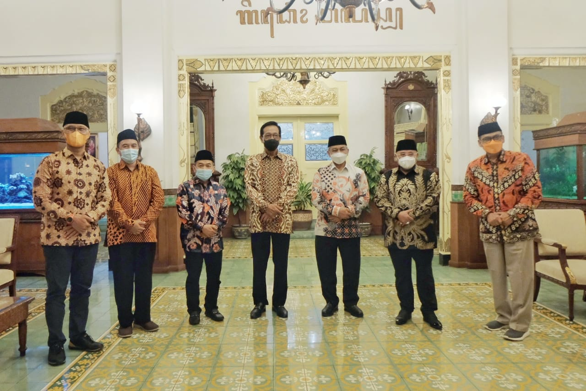 Presiden PKS Ahmad Syaikhu beserta jajaran menemui Gubernur DIY Sri Sultan Hamengkubuwono X di Yogyakarta, Senin (7/6) (Isna/PKSFoto)