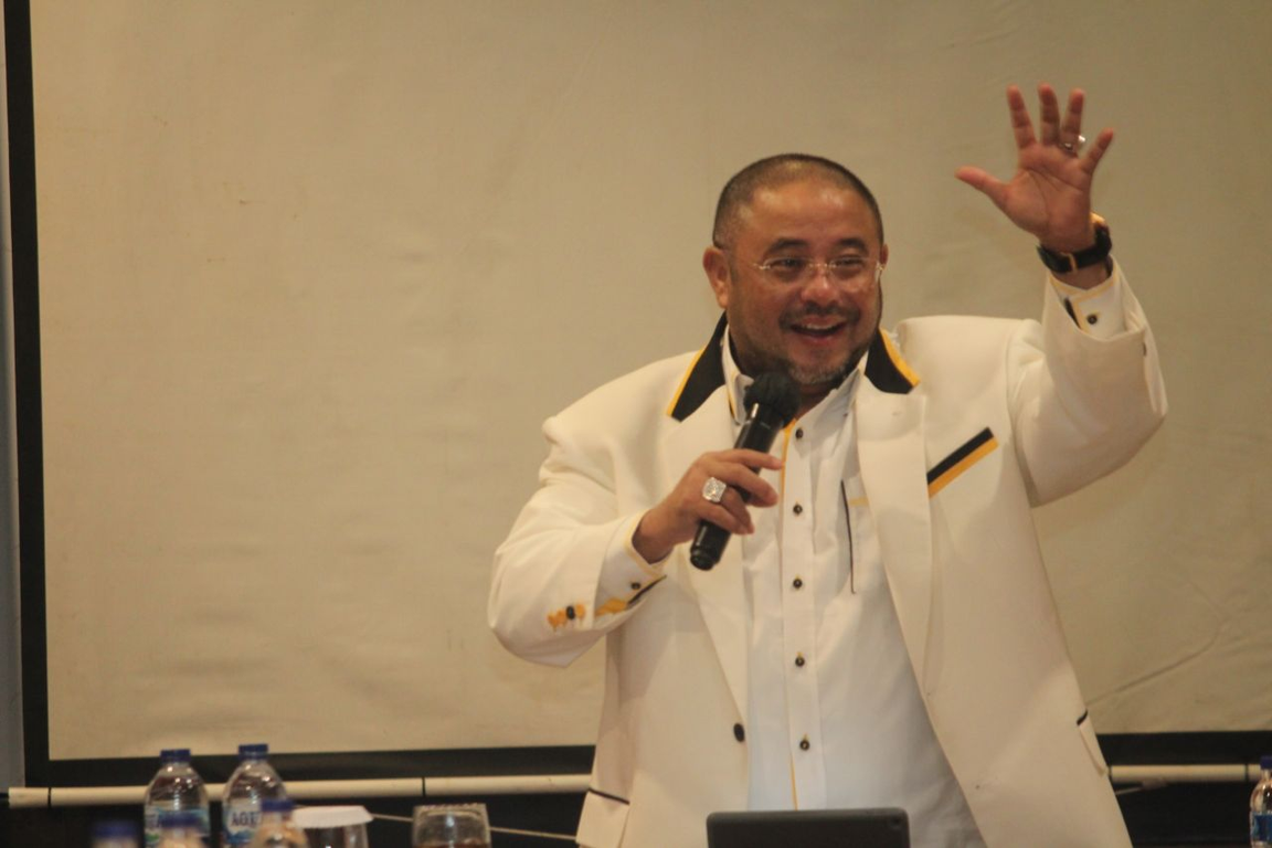 Sekjen PKS Habib Aboe Bakar Al Habsy memberikan pengarahan dalam Konsolidasi Pilkada 2020 di Palu, Jumat (13/11) (Alris/PKSFoto)
