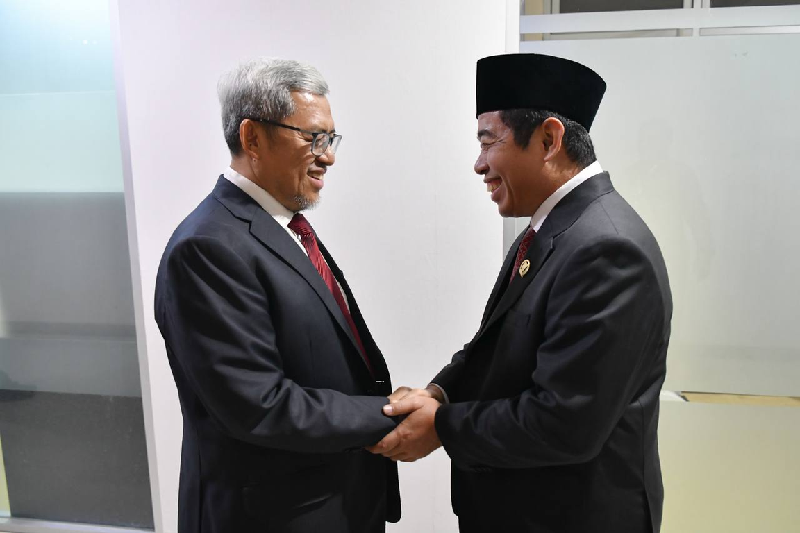 Plh Presiden PKS Ahmad Heryawan bersama Ketua DPRD Jakarta Khoirudin (Donny/PKSFoto)