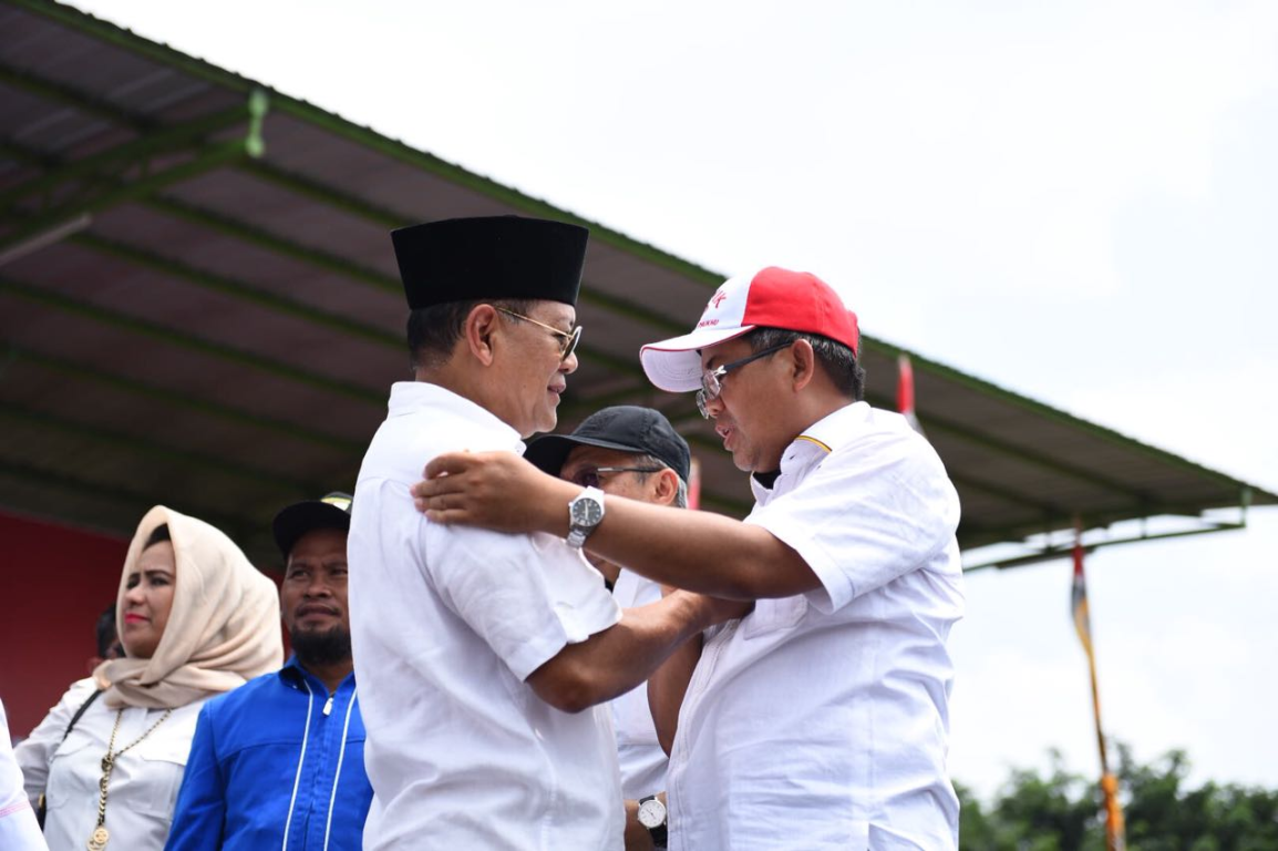 Presiden PKS Mohamad Sohibul Iman, Wasekjen PKS Abdul Hakim dan Calon Gubernur Jawa Barat Sudrajat (M Hilal/PKSFoto)