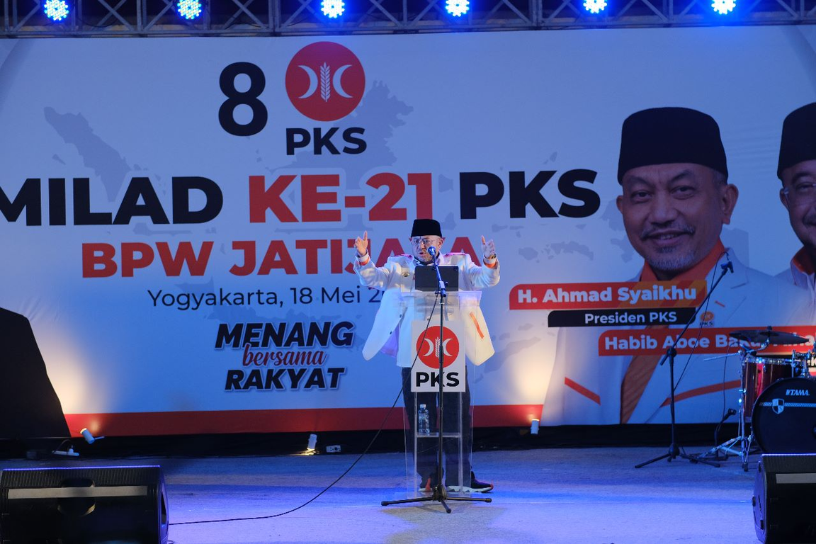 Sekjen PKS Habib Aboe Bakar Alhabsy saat memberikan arahan Peringatan Milad 21 PKS se-Jatijaya di Wisma Wanabaktiyasa, Yogyakarta, Kamis (18/5/2023). (Isna/PKSFoto)