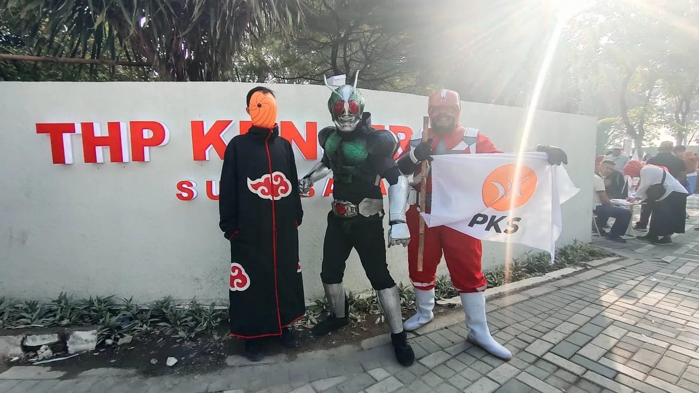 Komunitas Cosplay turut meramaikan kedatangan Dr Salim di Surabaya (dok Humas PKS Jatim)