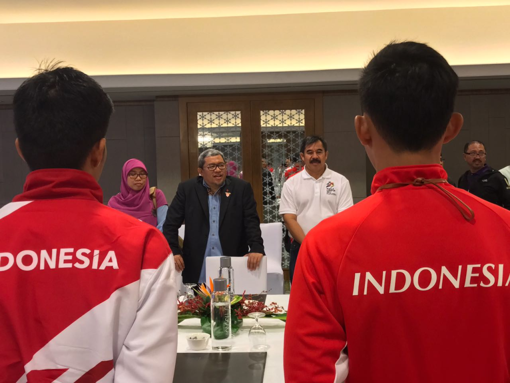 Gubernur Jawa Barat Ahmad Heryawan (Aher)