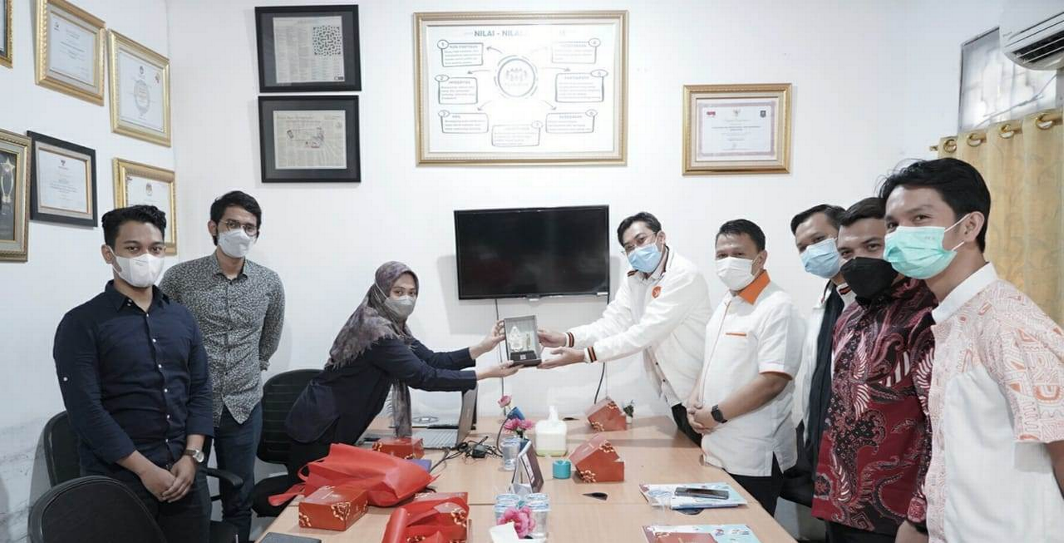 Wasekjen PKS, Ahmad Fathul Bari, Ketua DPP PKS yang juga Anggota Komisi II DPR RI Mardani Ali Sera, Ketua Departemen Politik DPP PKS Nabil Ahmad Fauzi, dan Presiden Garuda Keadilan (sayap muda PKS) saat silaturrahmi ke Perludem, Rabu (24/3/2021).