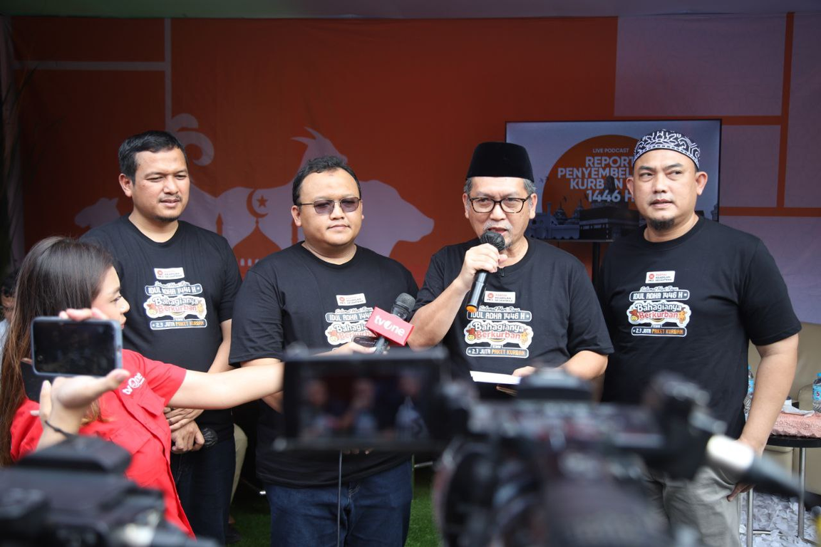 Presiden PKS Almuzzammil Yusuf dalam konferensi pers Puncak Acara Syiar Dzulhijjah
