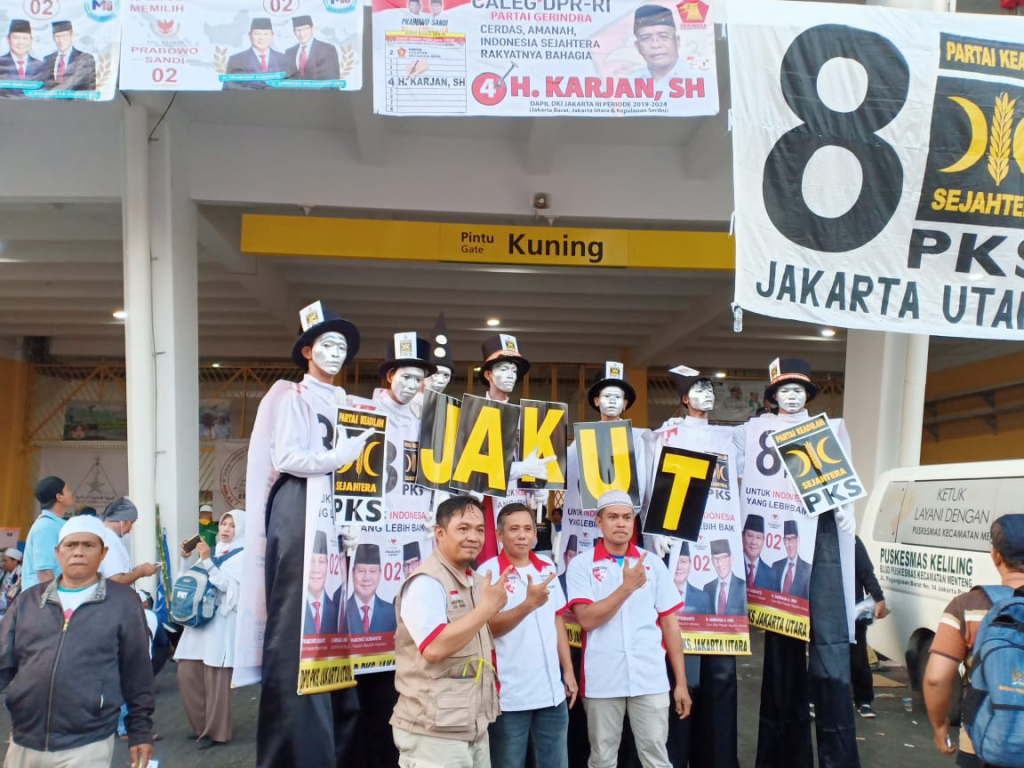 Kampanye Kreatif PKS Jakarta Utara di Stadion Gelora Bung Karno, Senayan, Jakarta. Ahad (7/4/2019)