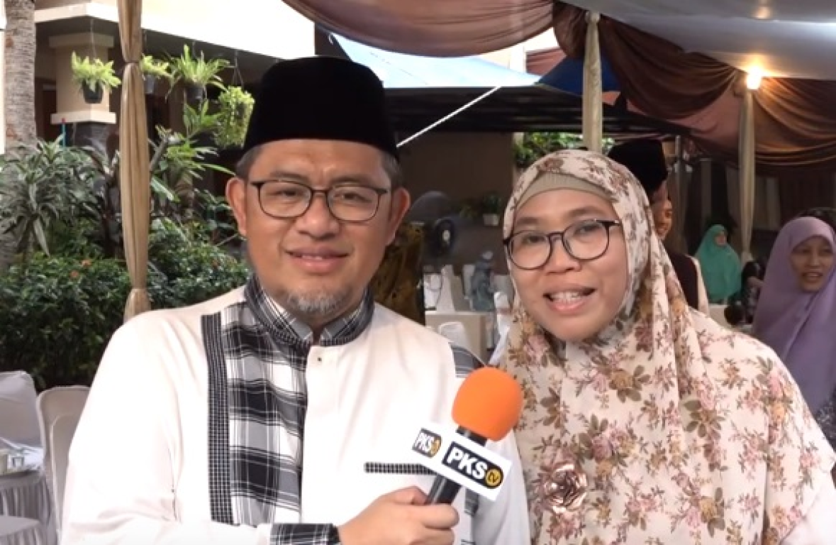 Ketua Departemen Pembinaan Istri Kepala Daerah DPP PKS, Netty Prasetiyani beserta suami Ahmad Heryawan (PKSTV)