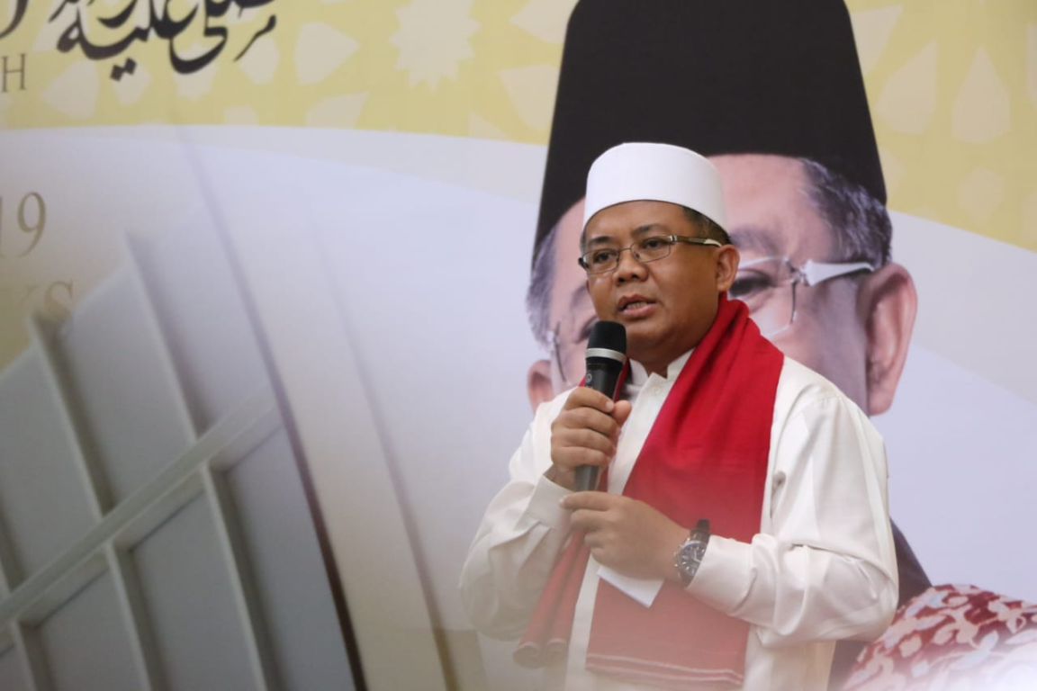 Presiden PKS Mohamad Sohibul Iman memberikan sambutan dalam peringatan Maulid Nabi Muhammad SAW di kantor DPP PKS, Jakarta, Ahad (13/1) (Faruq/PKSFoto)