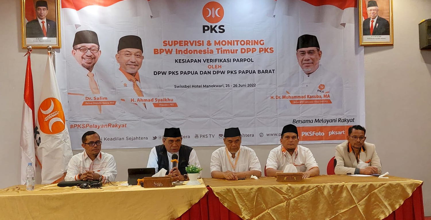 Ketua DPP PKS Bidang Pembinaan Wilayah Indonesia Timur, DR H Muhammad Kasuba MA, Memimpin Rakor Kesiapan Verpol bersama Pimpinan DPW PKS Papua dan DPW PKS Papua Barat di Manokwari (26/6)