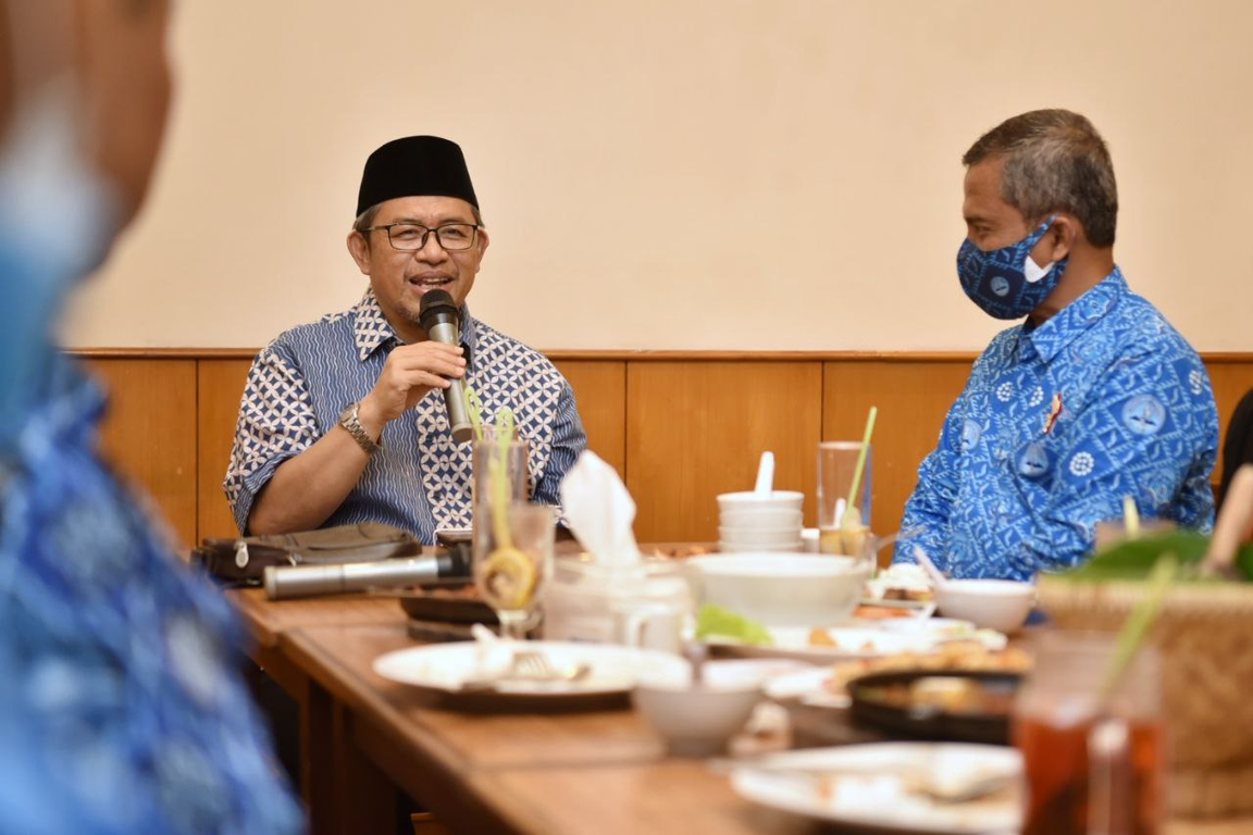 Wakil Ketua Majelis Syura PKS, Ahmad Heryawan saat bersilaturahim dengan Masyarakat Jatim asal Pasundan di Kota Malang (Donny/PKSFoto)