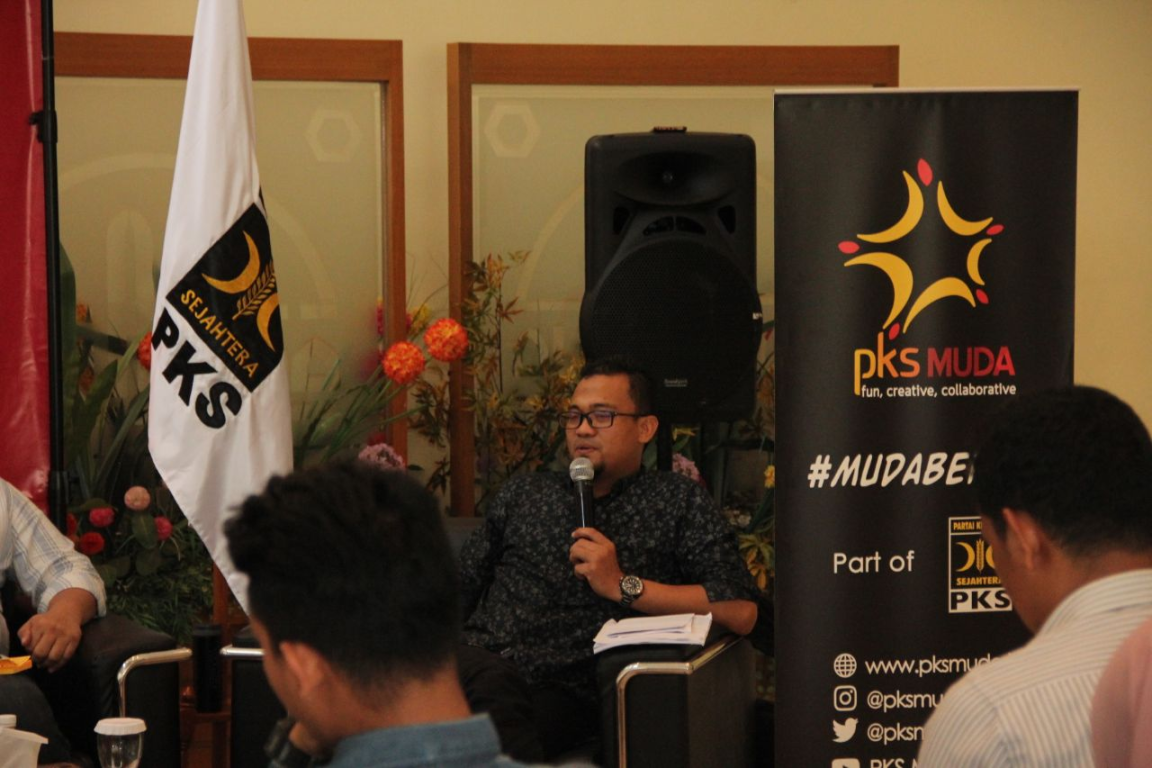 Wasekjen Pusat Advokasi Hukum dan HAM (PAHAM) Anggi Aribowo dalam diskusi PKSMuda Talks di kantor DPP PKS, Jumat (29/11) (PKSFoto)