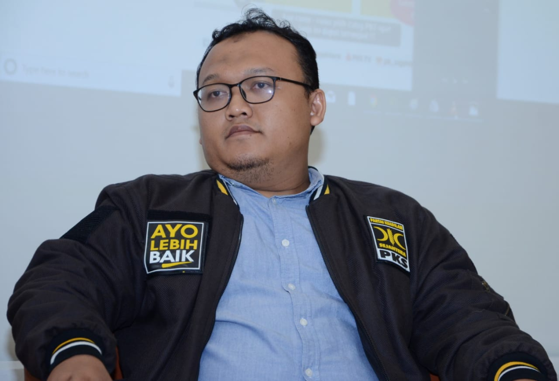 Juru Bicara PKS Muda Bidang Ekonomi, Muhammad Kholid  saat konferensi pers di kantor DPP PKS, Kamis (22/11) (Donny/PKSFoto)