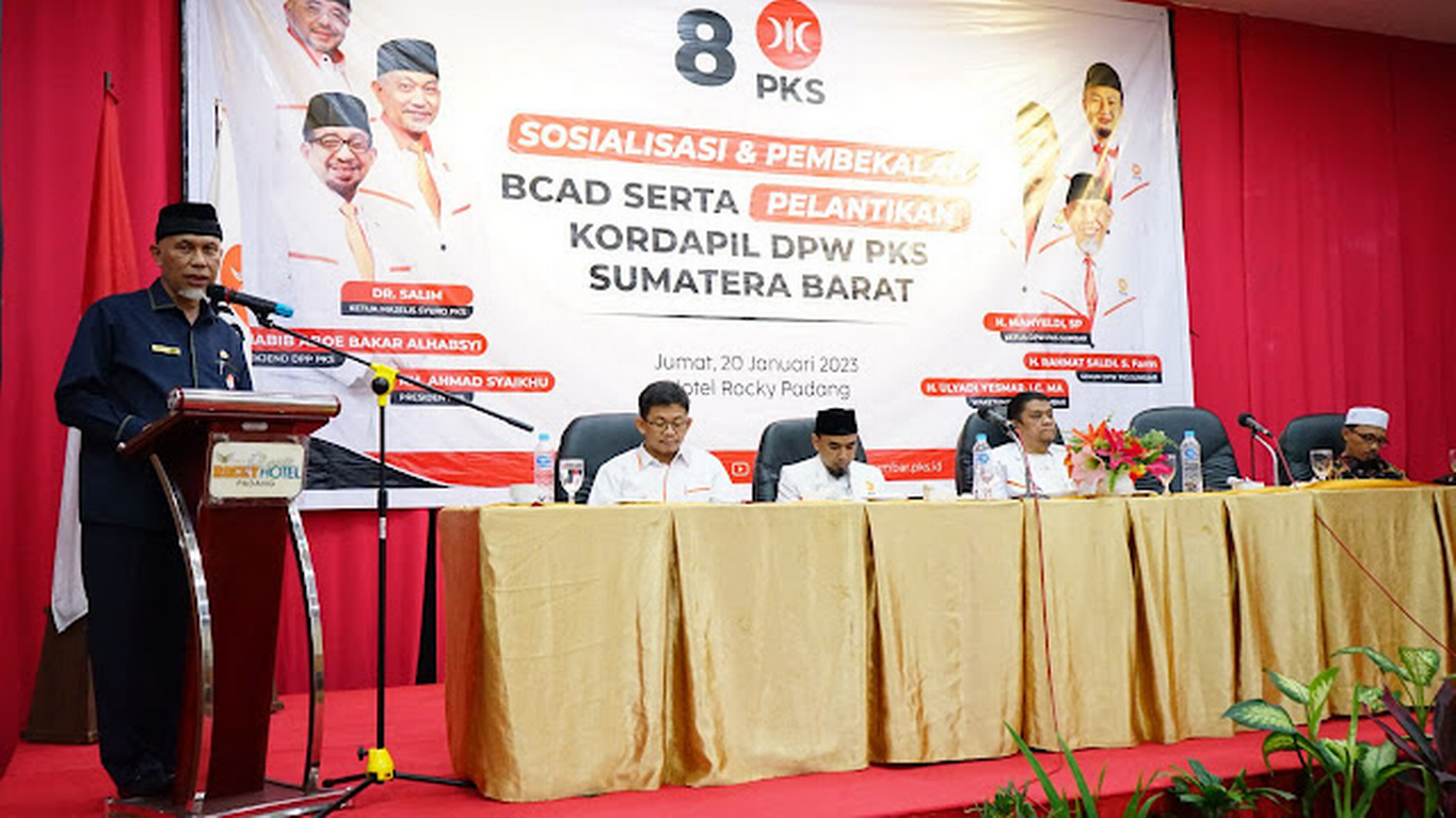 Pembacaan Surat Keputusan (SK) Bakal Calon Anggota Dewan (BCAD) PKS Sumatera Barat