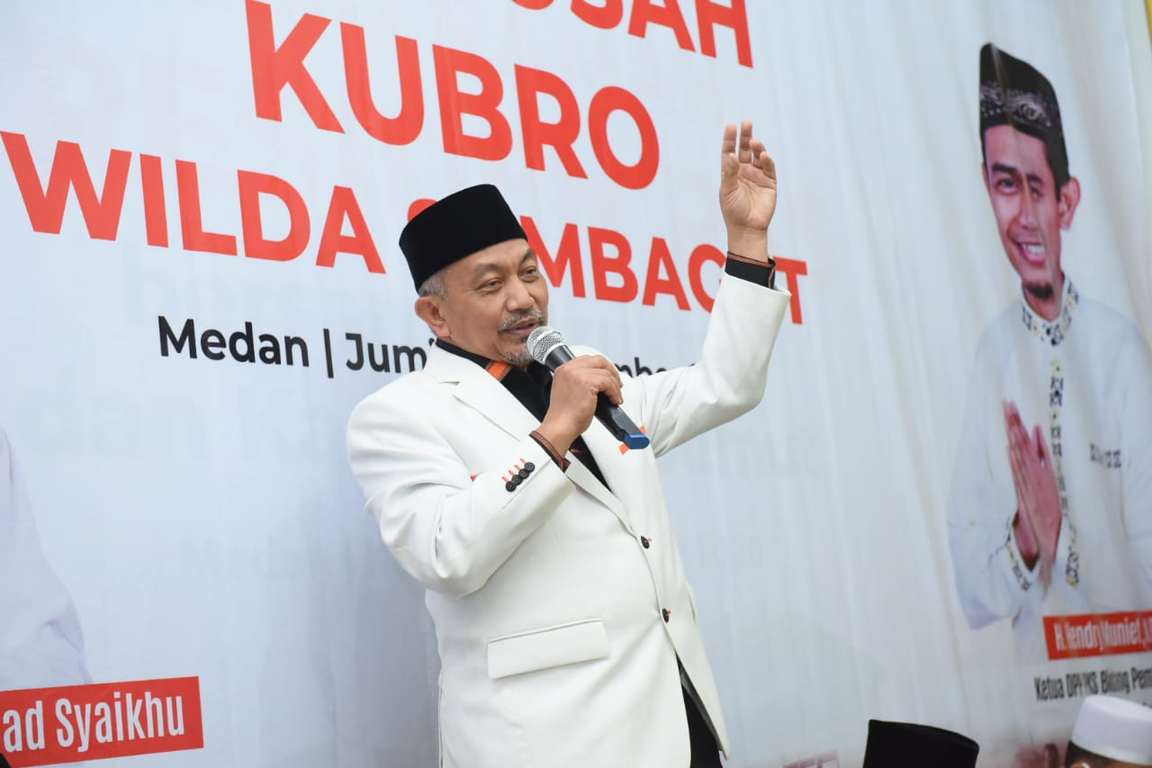 Presiden PKS Ahmad Syaikhu dalam Istighosah Kubro bersama seluruh kader Sumatera Bagian Utara di Medan, Jumat (4//12/2020) (M Hilal/PKSFoto)