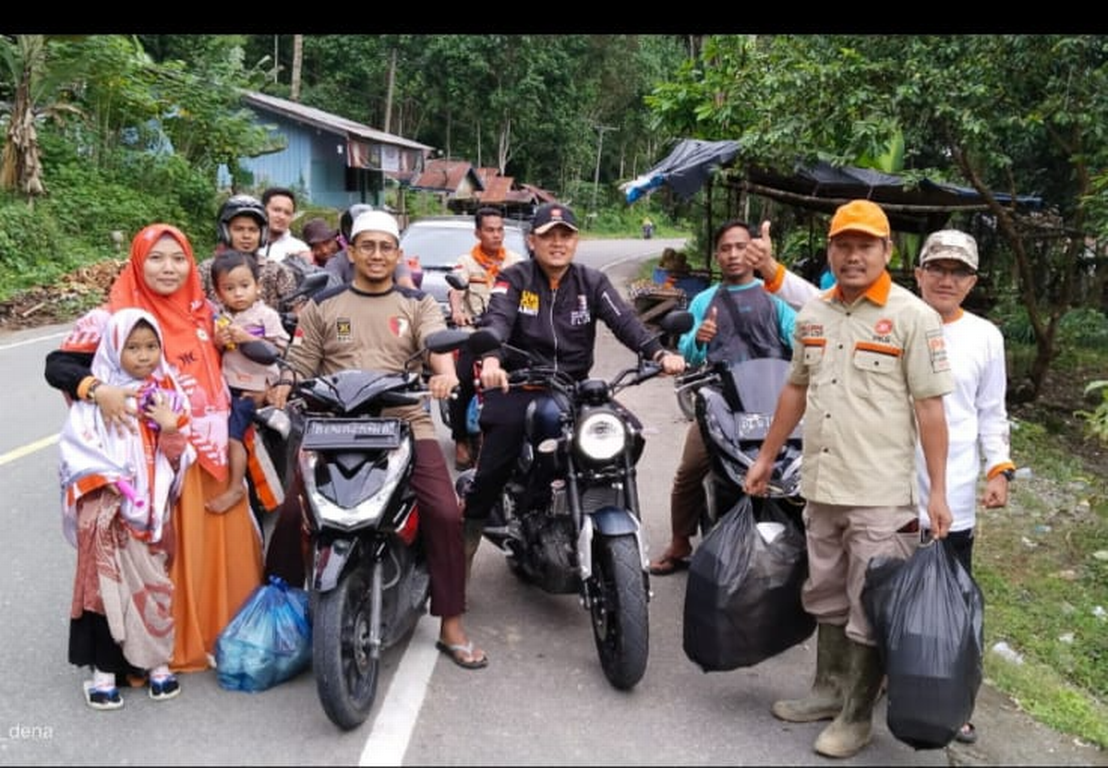 Relawan PKS Aceh Tenggara Bantu Korban Banjir Bandang