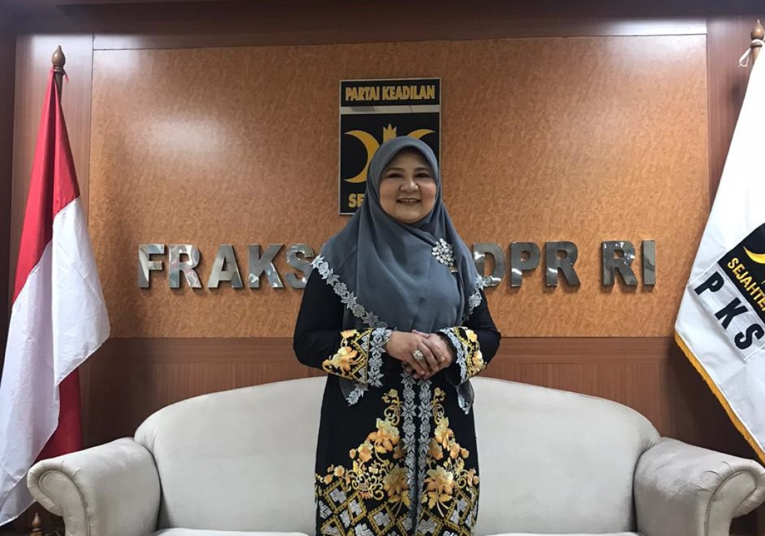 Aleg PKS,  Nevi Zuairina