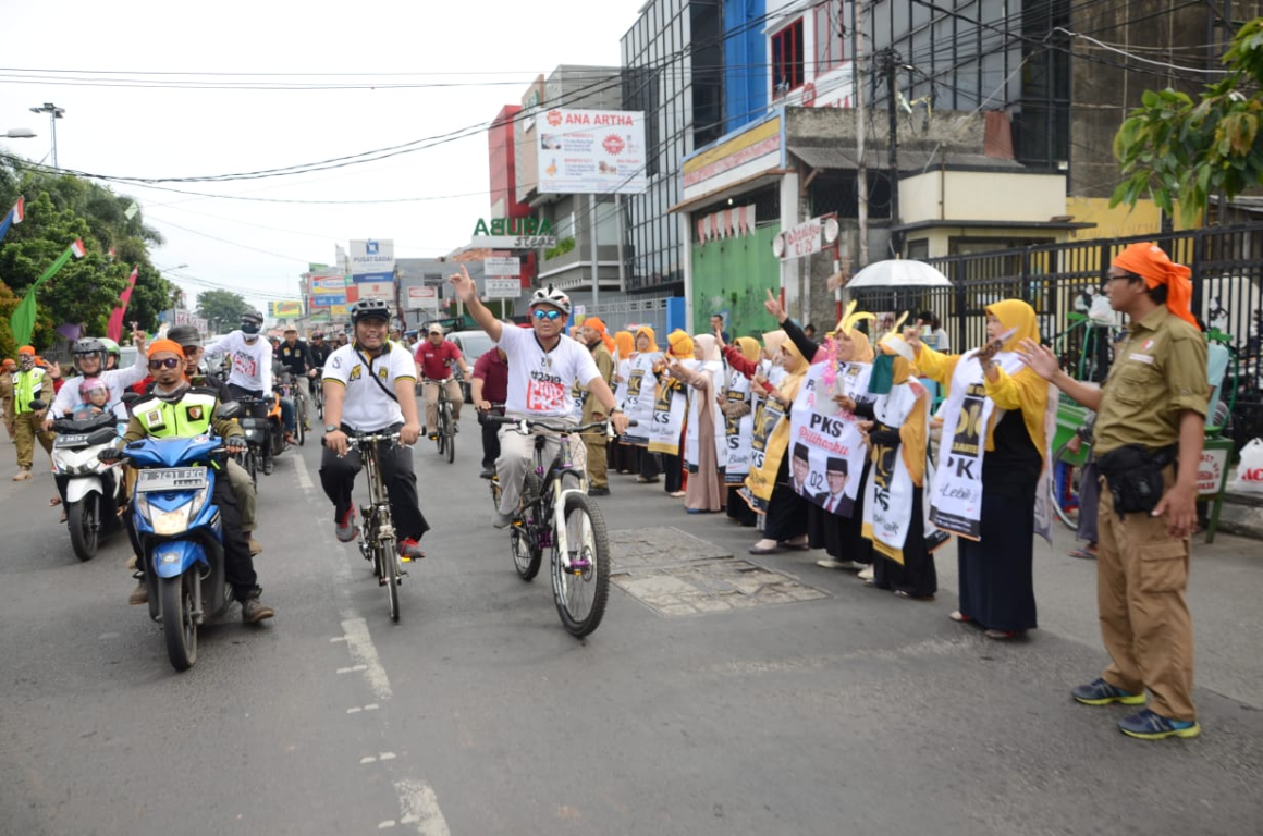 Presiden PKS Disambut Kampanye Kreatif Flash Mob di Bekasi, Ahad (24/3) (Donny/PKSFoto)