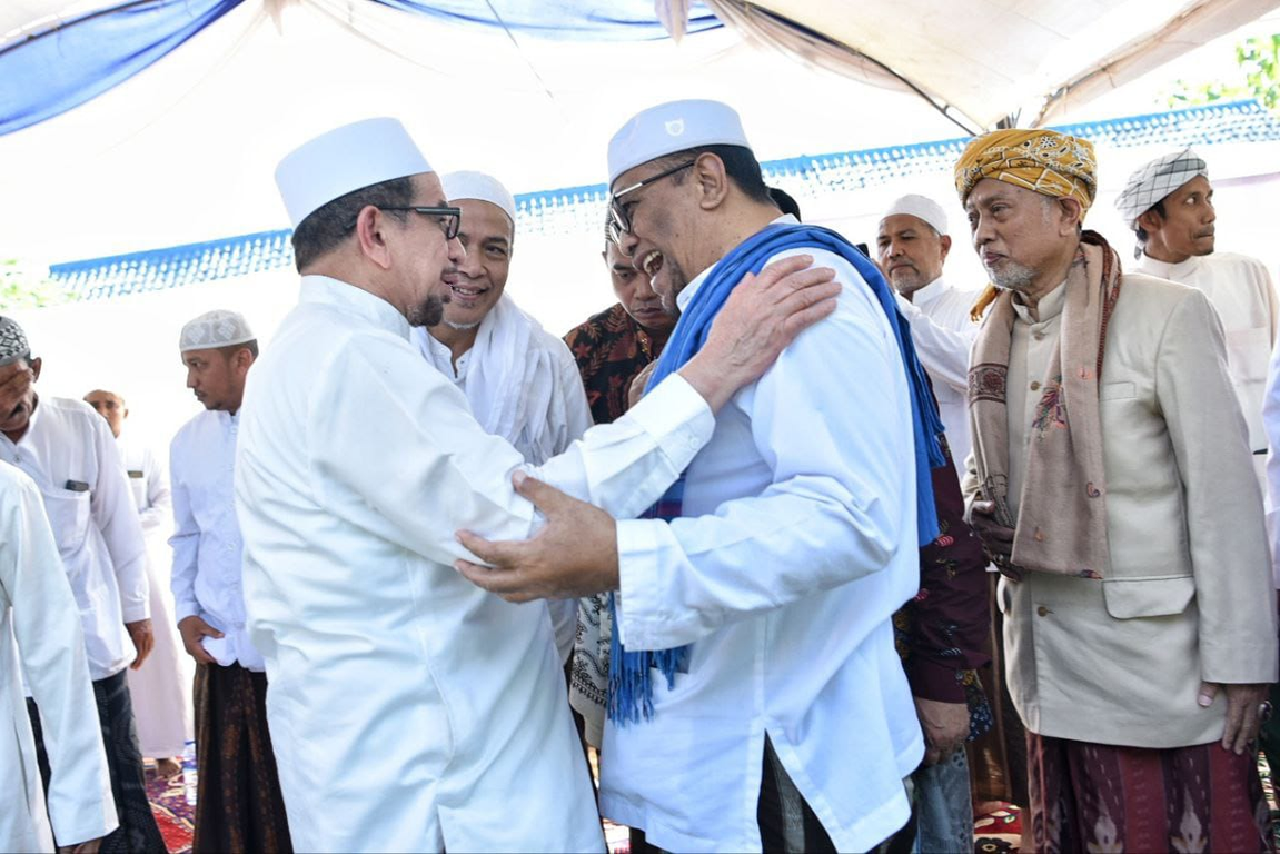 Kunjungan Ketua Majelis Syura PKS Dr Salim Segaf Al Jufri bersama para ulama di Sampang, Madura (Donny/PKSFoto)