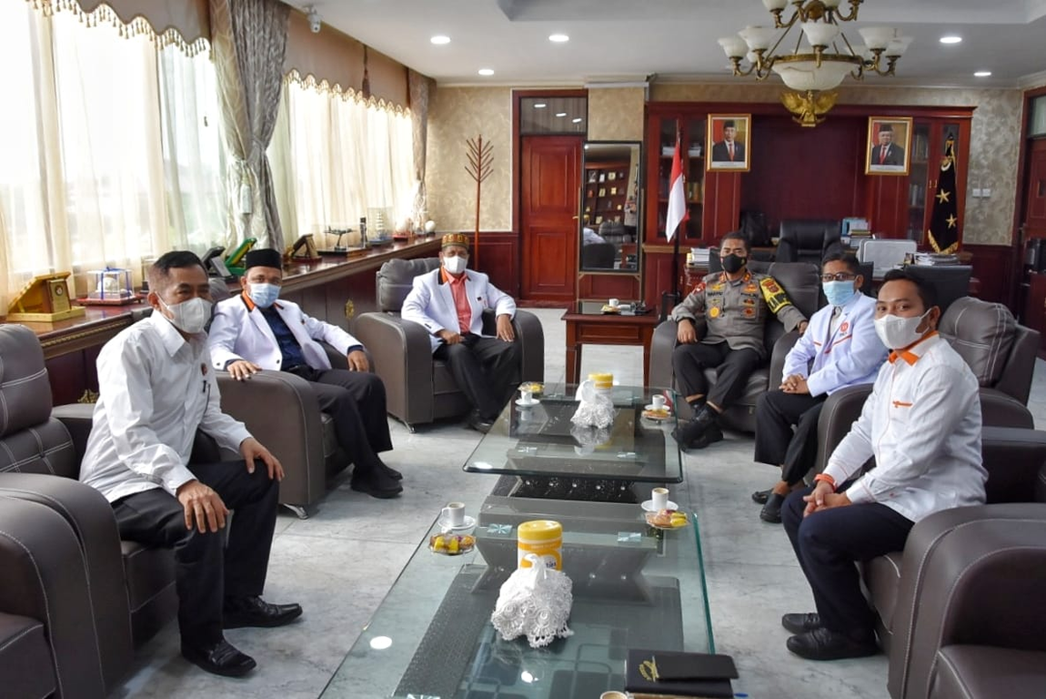Kunjungan DPTW PKS Aceh dengan Kapolda Aceh Irjen Pol Drs Wahyu Widada M Phil di Mapolda Aceh, Rabu (24/2/2021).