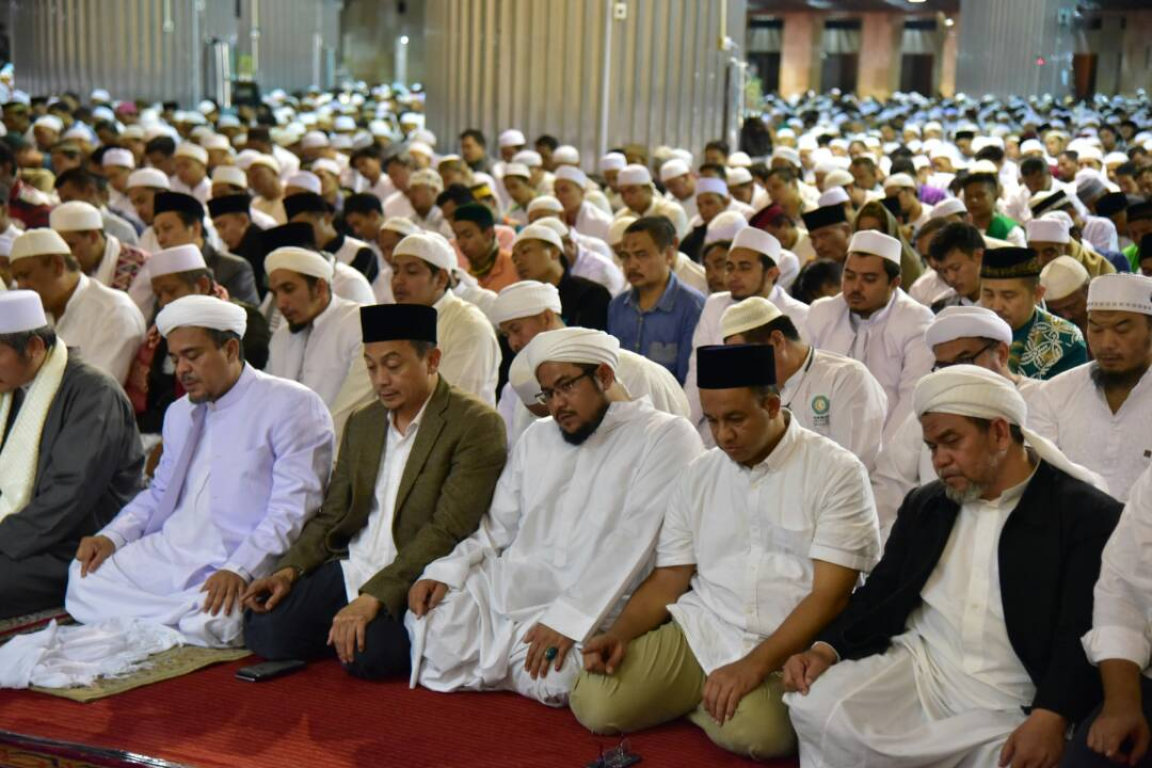 Cagub DKI Anies Baswedan bersama ulama. Foto: Dadang/Anies-Sandi Media Center