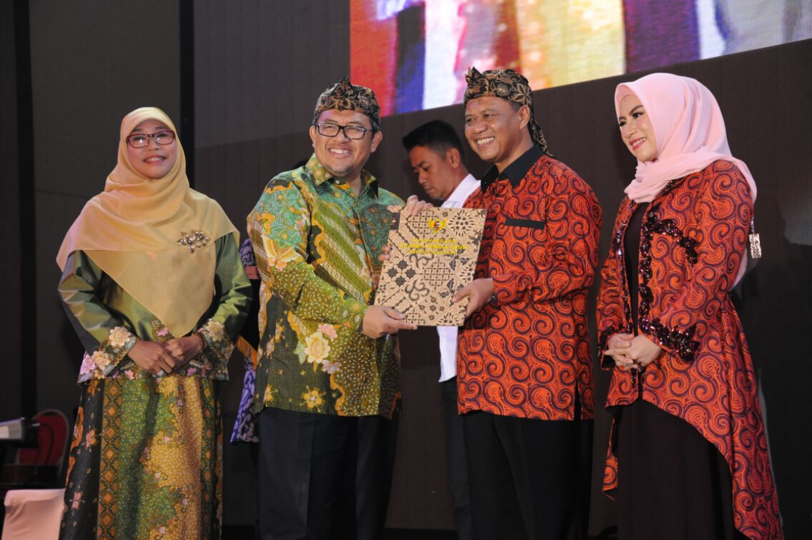 Gubernur Jawa Barat Ahmad Heryawan (Aher)