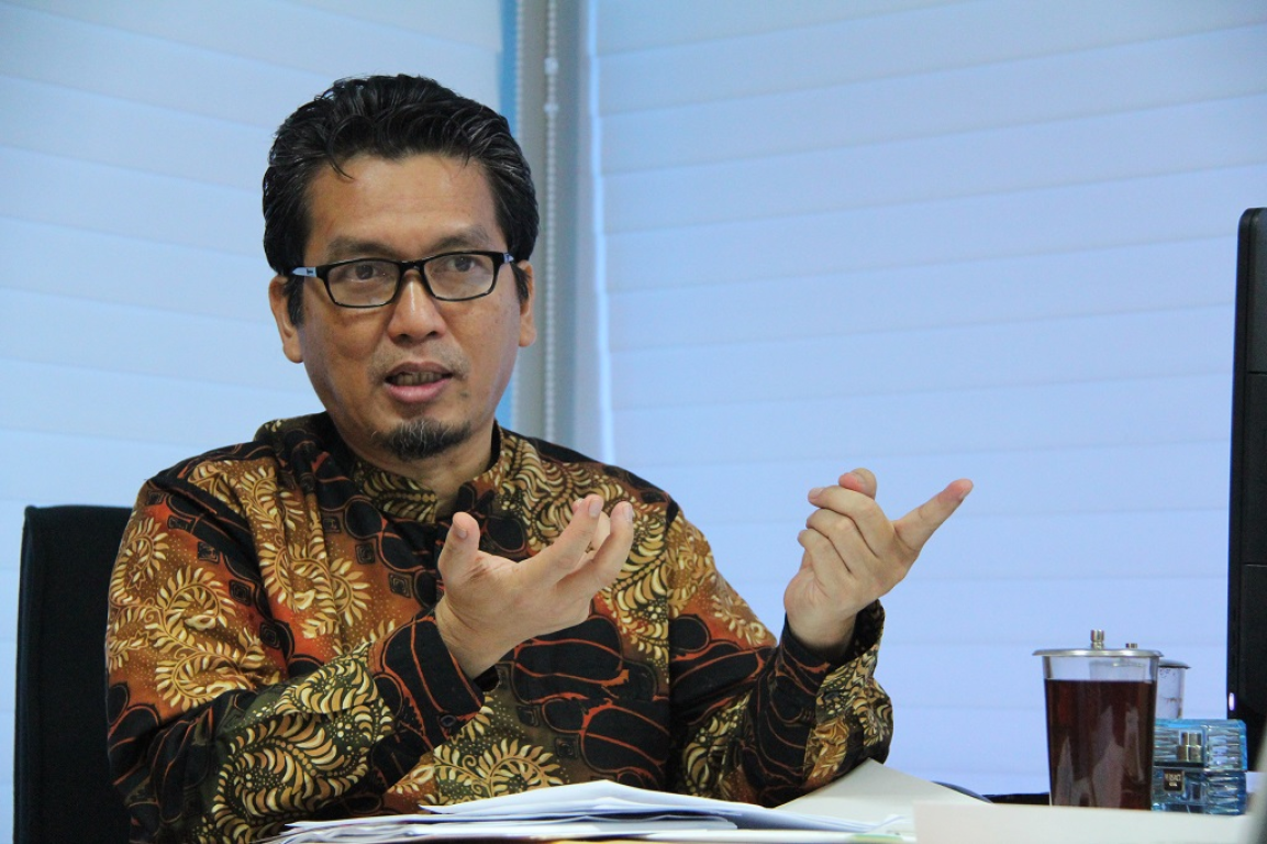 Almuzzammil Yusuf yang mewakili sikap pimpinan Fraksi PKS di Sidang Paripurna, Selasa (17/5).