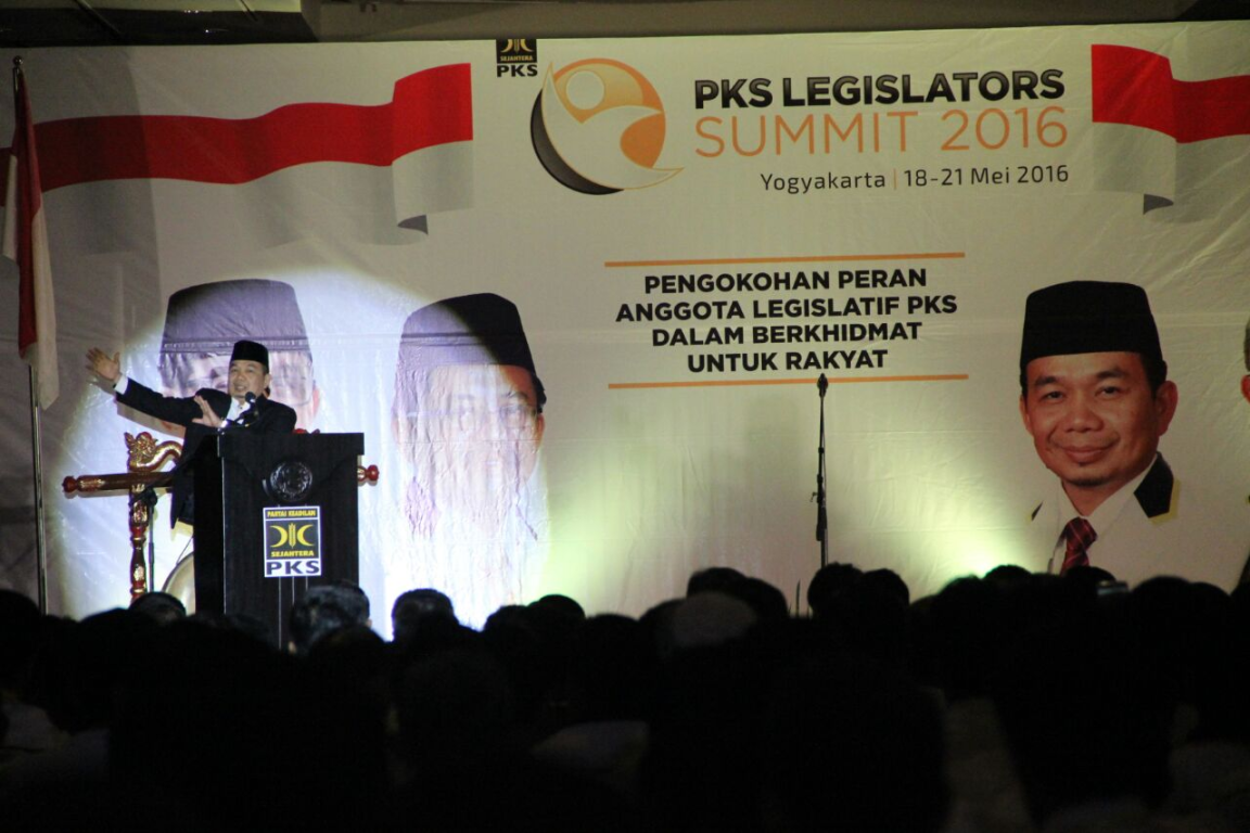 Ketua Fraksi PKS DPR RI Jazuli Juwaini