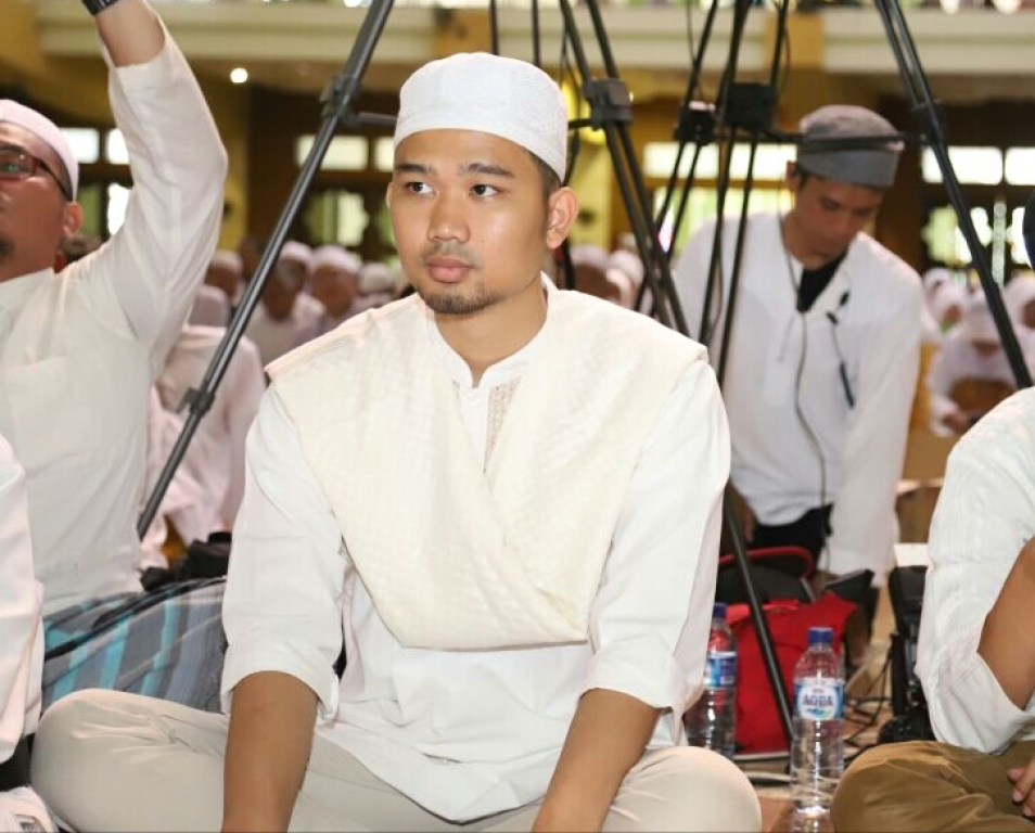 Muhammad Fathan ikut dalam Maulid Nabi SAW yang digelar PKS dan Majelis Dzikir Ummatun Nabi di kompleks JIC, Sabtu (13/1). (Foto: Mubarok)