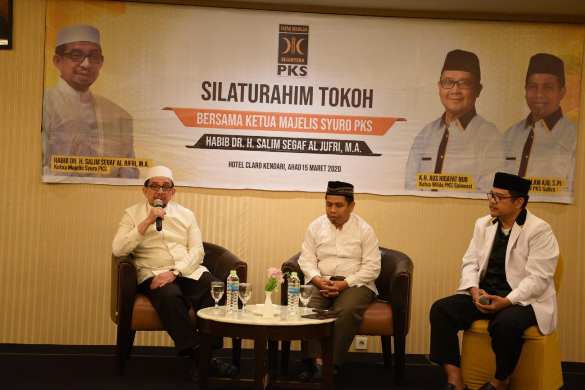 Ketua Majelis Syura PKS Habib Salim Segaf Al Jufri saat menjadi pembicara dalam silaturahim tokoh masyarakat di Sulawesi Tenggara, Ahad (15/03/2020). (Hamid/PKSFoto)