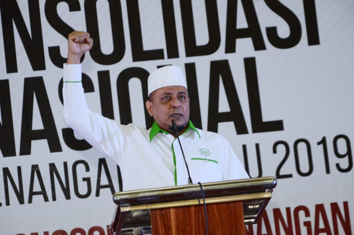 Ketua GNPF Ulama KH Yusuf Martak berorasi dalam Konsolidasi Nasional PKS di Depok, Ahad (14/10) (PKSFoto)