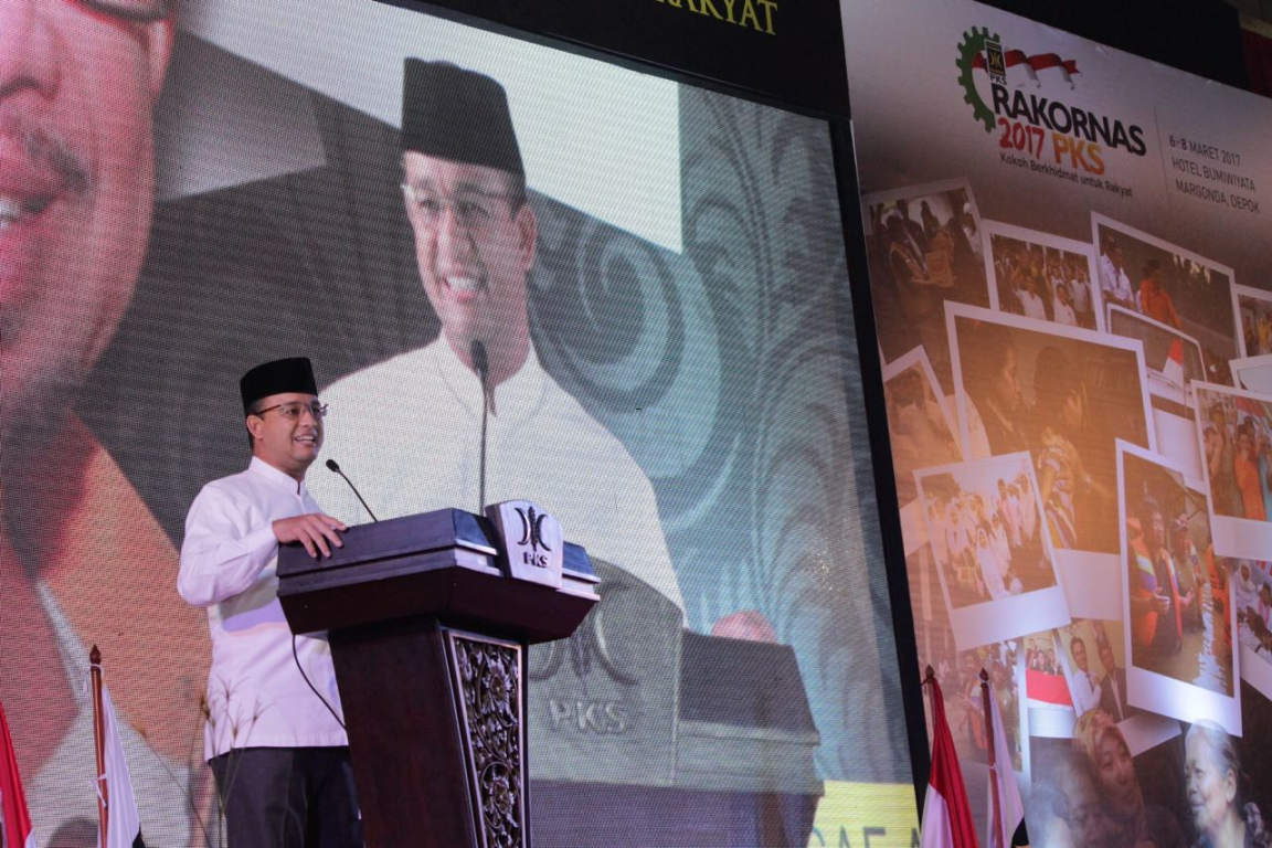 Cagub DKI Jakarta Anies Baswedan bercerita soal keunikan kader PKS saat memberi sambutan di Rakornas PKS di Hoteel Bumi Wiyata, Depok, Jawa Barat. (Adi Fikri/PKSFoto)
