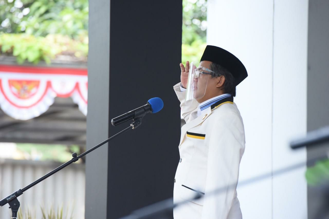Presiden PKS Mohamad Sohibul Iman dalam Upacara Peringatan HUT ke-75 RI di kantor DPP PKS, Senin (17/8) (M Hilal/PKSFoto)