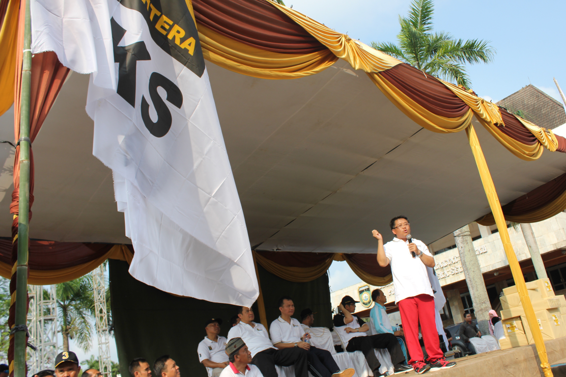 Presiden PKS Mohamad Sohibul Iman dalam pertemuan bersama kader dan masyarakat di Sumatera Selatan
