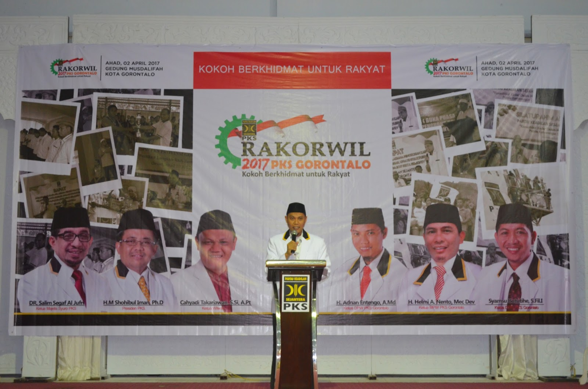 Ketua DPW PKS Gorontalo Adnan Entengo saat memberikan sambutan pada acara Rakorwil. Ahad (2/4/2017) (Humas PKS Gorontalo)