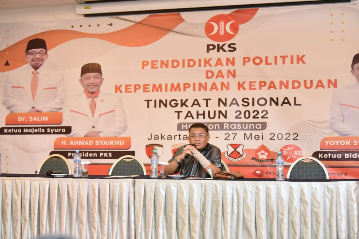 Wakil Ketua Majelis Syura PKS, Mohammad Sohibul Iman menjadi narasumber dalam acara Pendidikan Politik dan Kepemimpinan Kepanduan Tingkat Nasional yang digelar oleh Bidang Kepanduan DPP PKS (Donny/PKSFoto)