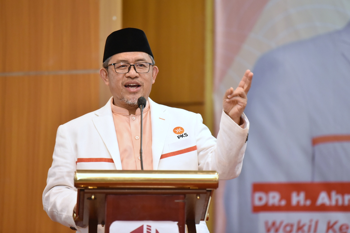 Wakil Ketua Majelis Syura PKS Ahmad Heryawan, atau yang akrab disapa Kang Aher, menemui kader PKS se-Gorontalo dalam rangka konsolidasi persiapan Pemilu 2024 di Kota Gorontalo, Sabtu (29/10/2022). (Donny/PKSFoto)