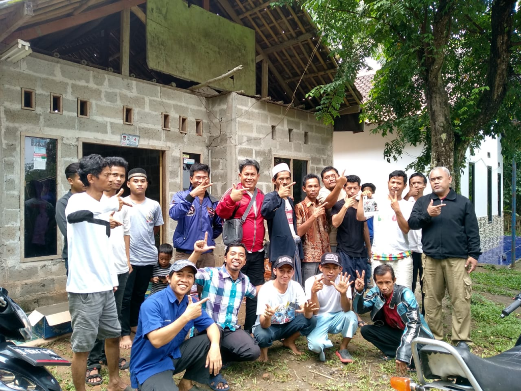 PKS bersam puluhan pemuda Jambe di Desa Taban,Tanggerang, Ahad (17/02/2019). (dok DPD PKS Kabupaten Tangerang)