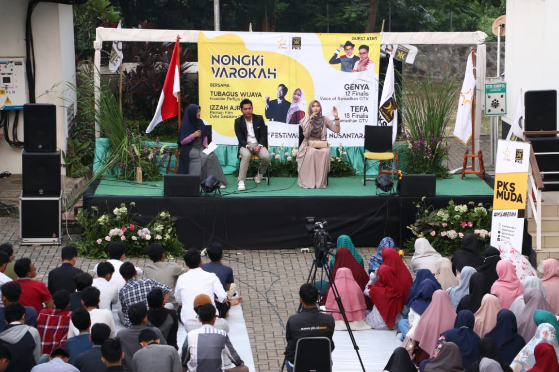 Anaka-anak muda memadati pelataran kantor DPP PKS saat mengikuti Nongki Barokah, Sabtu (18/5) (Yopi/PKSFoto)