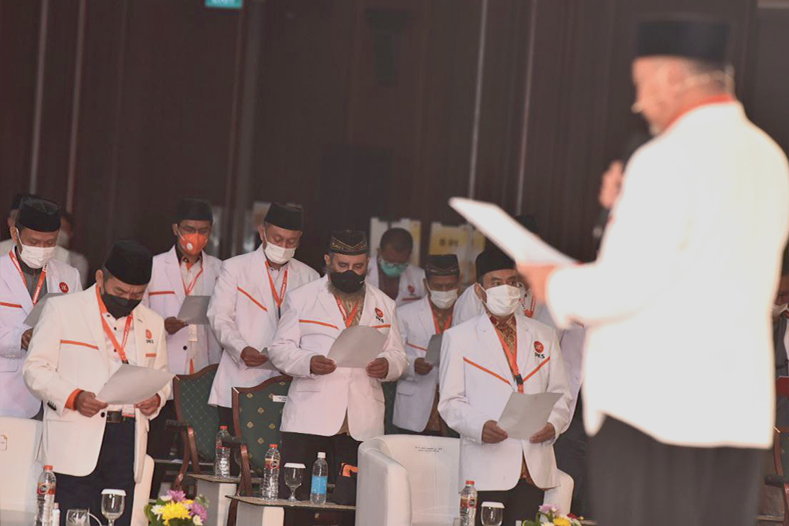 Pembacaan Komitmen Kerja seluruh Pengurus PKS dalam Rakernas PKS 2021 dipimpin Presiden PKS Ahmad Syaikhu (PKSFoto)