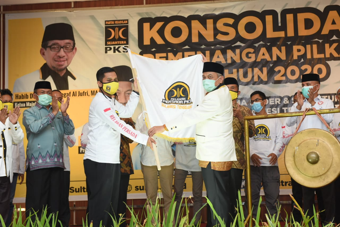 Presiden PKS Ahmad Syaikhu meresmikan Persada PKS di Sulawesi Tenggara, Jumat (13/11) (M Hilal/PKSFoto)