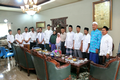 Seluruh rombongan PKS Kab Semarang berfoto bersama dengan keluarga KH. Ma'ruf Bringin