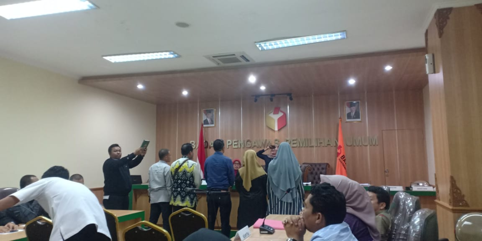 Suasana Sidang dengan terlapor Komisioner KPU Sumsel di Bawaslu RI (dokpri)