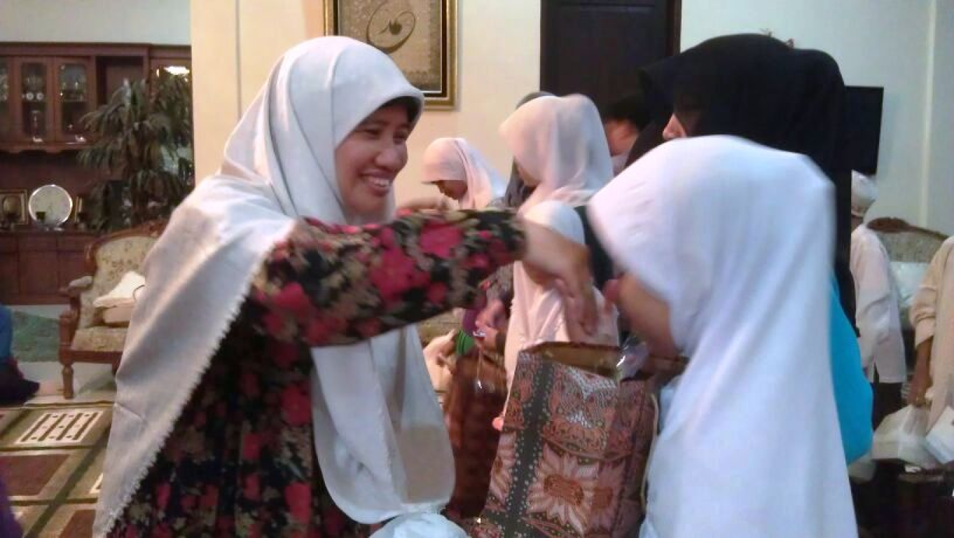 Ketua Bidang Sosial PKS Jaksel, Erniwati