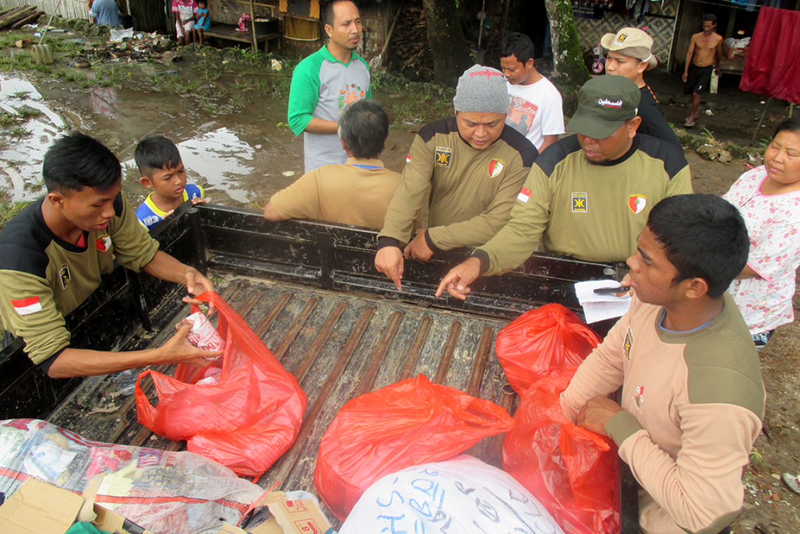 Relawan PKS membantu korban banjir di Pandeglang, Banten beberapa waktu lalu (ilustrasi)