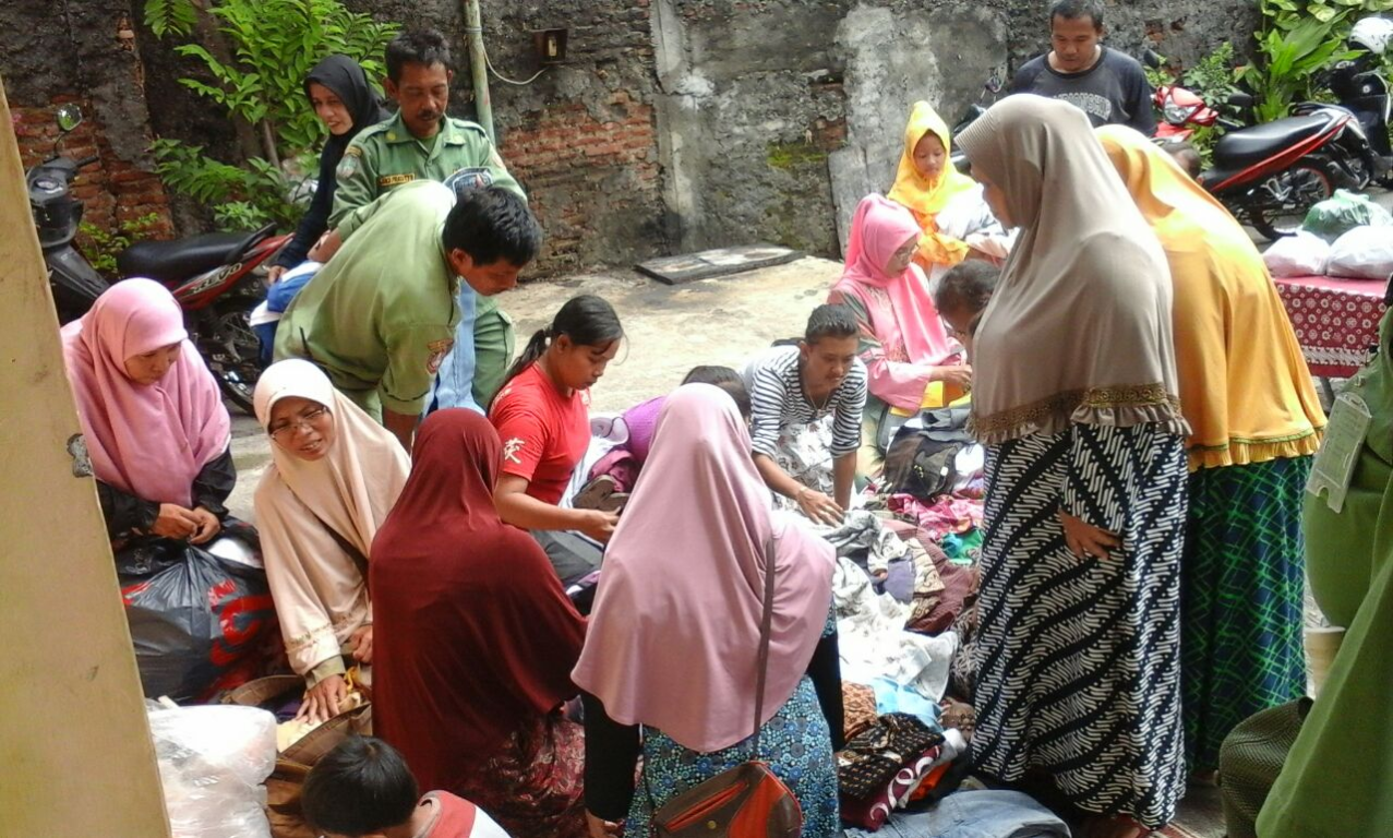 Pasar murah yang diadakan DPC PKS Pasar Kliwon banyak diminati masyarakat
