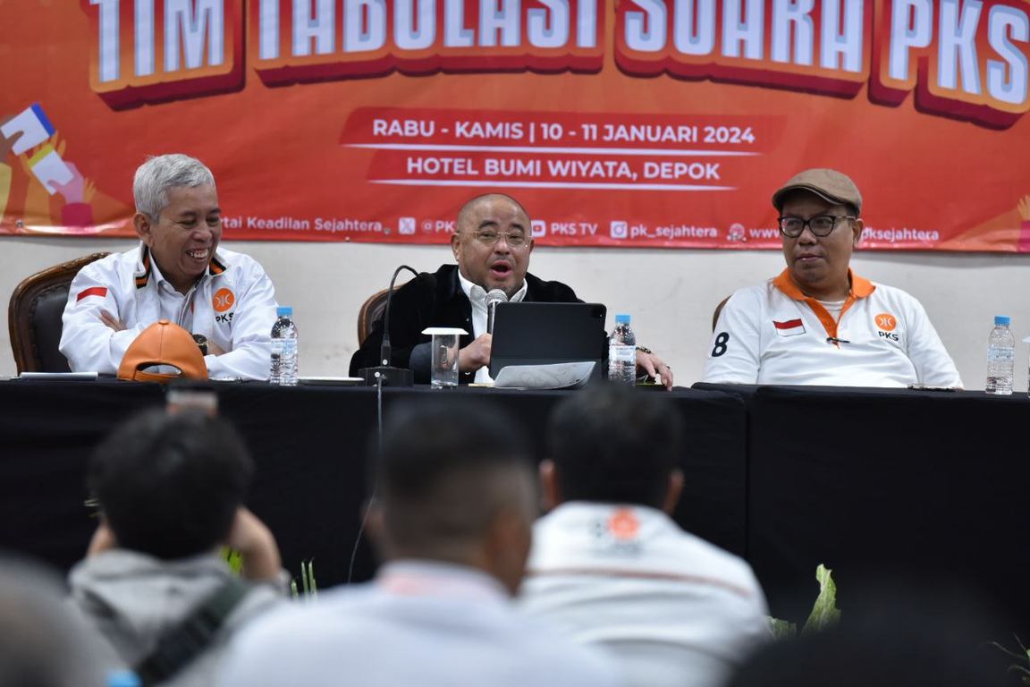 Sekretaris Jenderal PKS, Habib Aboe Bakar Alhabsyi menutup Konsolidasi Tim Tabulasi Suara Nasional (Fathur/PKSFoto)