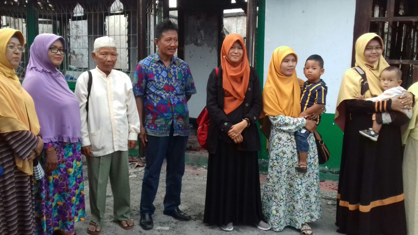 Bantuan DPD Partai Keadilan Sejahtera (PKS) Biak Numfor untuk Dewan Pengurus Masjid Al-Bilal. (Humas PKS Papua)