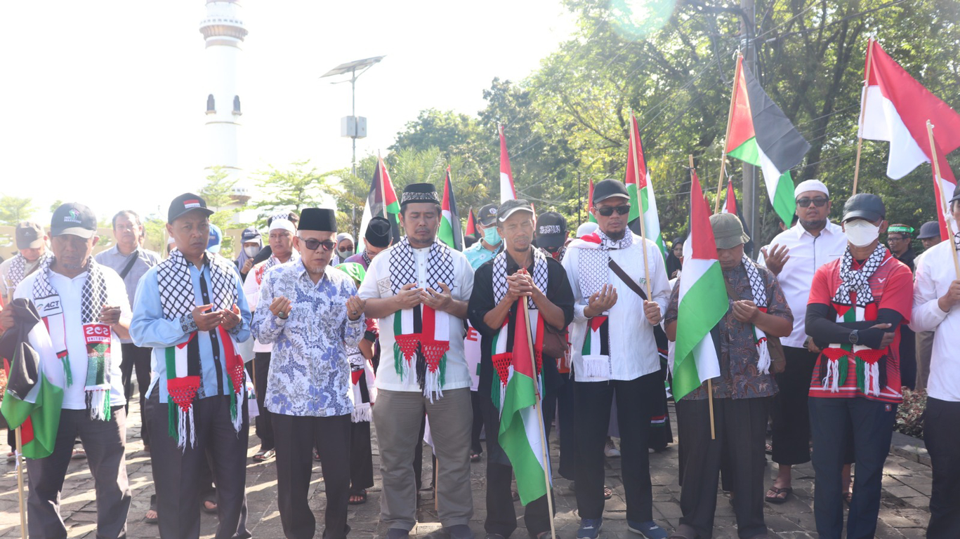 Flashmob Global Day PKS Sumatera Barat menyuarakan solidaritas untuk Palestina.