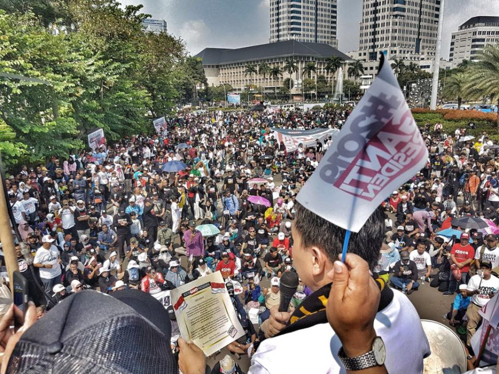 Inisiator gerakan #2019GantiPresiden yang juga Ketua Dewan Pengurus Pusat Partai Keadilan Sejahtera (DPP PKS) Mardani Ali Sera membacakan deklarasi. (dokpri Mardani Ali Sera)