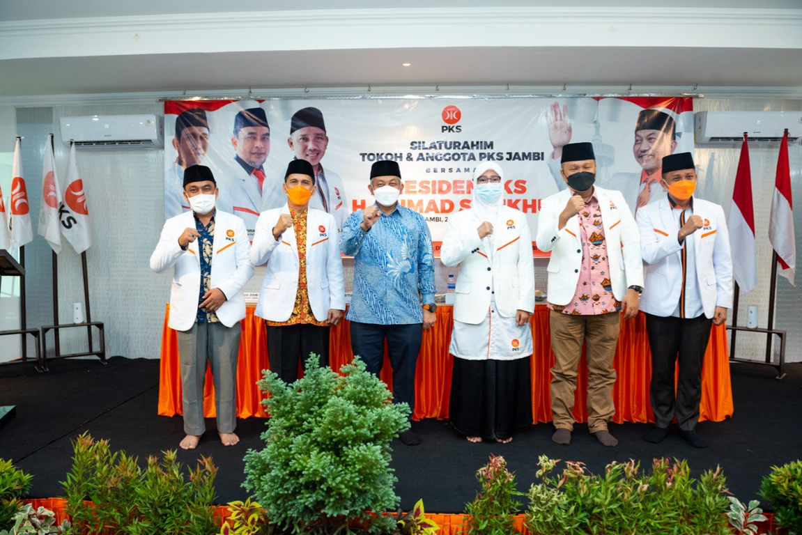 Presiden PKS Ahmad Syaikhu bersilaturahim dan melakukan konsolidasi dengan anggota PKS Jambi serta tokoh masyarakat (M Hilal/PKSFoto)